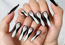 White Hourglass Nails